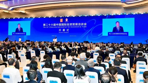 柬埔寨副首相孙占托在厦门推介柬埔寨投资机遇：柬埔寨正重点推动电子、汽车和清洁能源等产业