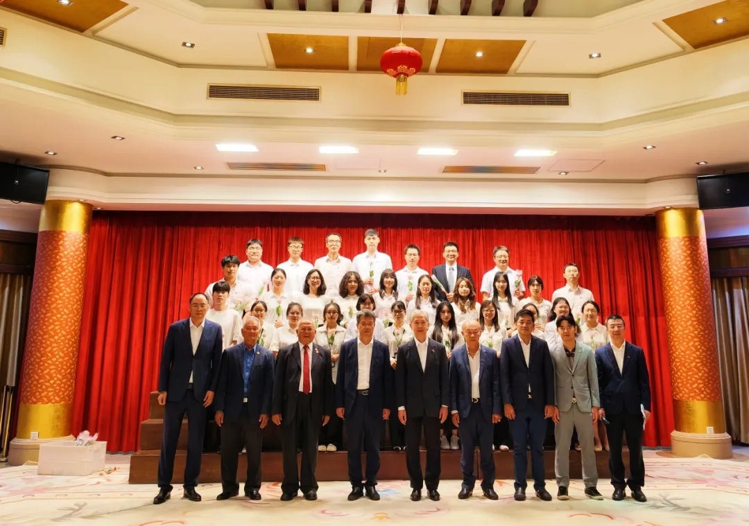 柬华应用科技大学教师受邀参加中国驻柬埔寨大使馆教师节庆祝活动
