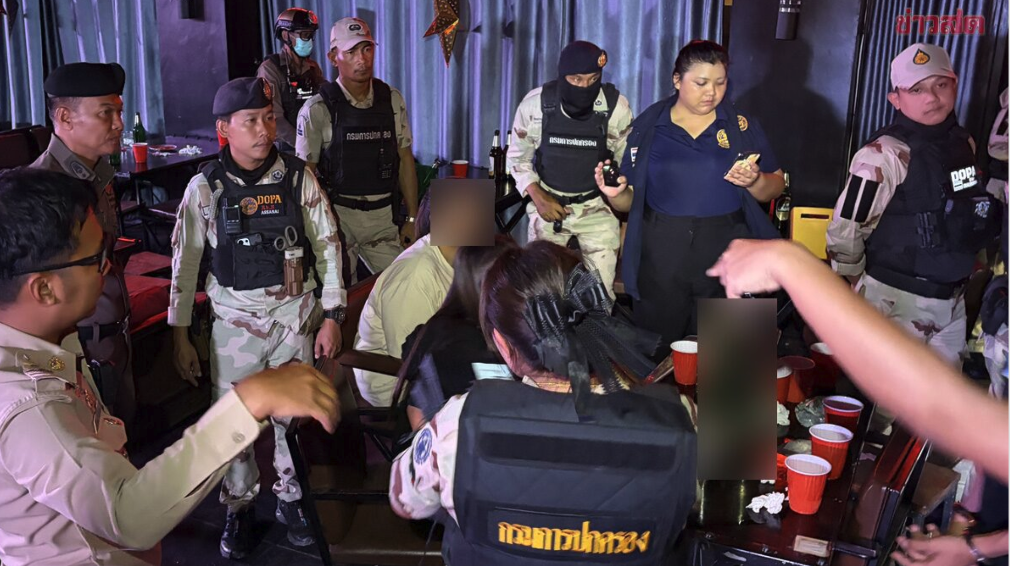 泰国警方突击检查一处娱乐场所 近200人接受尿检 20人呈毒品阳性