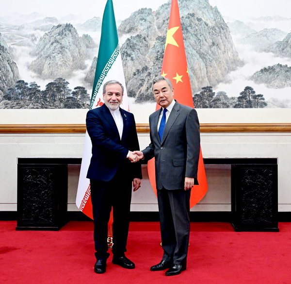 中国外长王毅与伊朗外长会谈：不希望地区紧张向也门和红海外溢