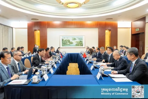 中柬经济贸易合作委员会第八次会议在中国南宁召开