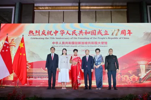 中国驻新加坡使馆隆重庆祝中华人民共和国成立77周年