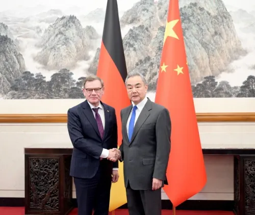 中国外长王毅同德国外长瓦德富尔通电话 中欧不应打贸易战