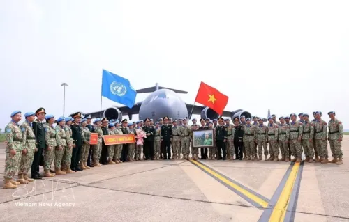澳大利亚C-17运输机协助越南野战医院出征南苏丹执行联合国维和任务