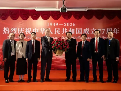 中国驻琅勃拉邦总领事张社平会见琅勃拉邦省委书记本倰
