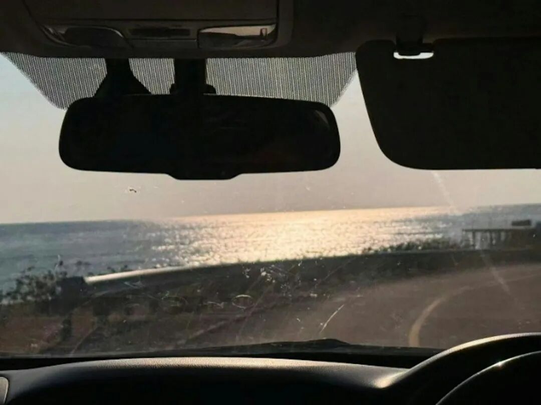 在前往包考的盤山公路上看到的海景。(共享基金會提供)