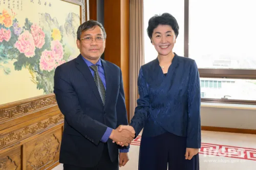 中共中央对外联络部副部长孙海燕会见越共中央委员、越南外交部常务副部长阮明羽