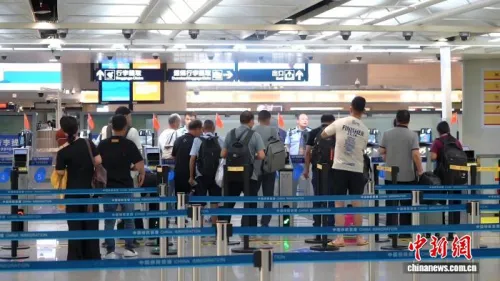 云南昆明口岸今年以来出入境客流破300万人次