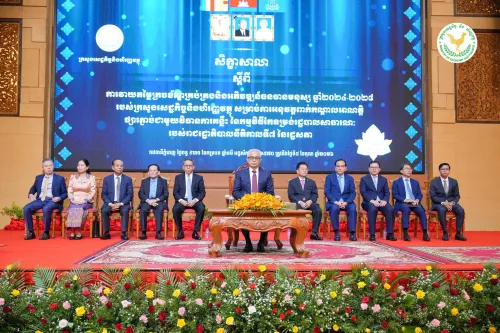 柬埔寨政府承诺深化各领域改革 柬副首相兼财经大臣：改革则生、不改革则亡