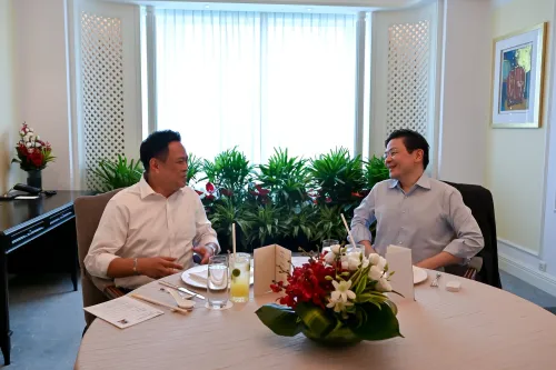 泰国总理阿努廷会见新加坡总理黄循财 并出席第24届福布斯全球首席执行官大会