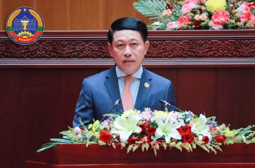 新加坡总理黄循财祝贺沙伦赛出任老挝总理 邀请访新深化双边关系