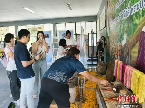 一根丝线里的伊桑文化——探访泰国东北部传统泰丝生产