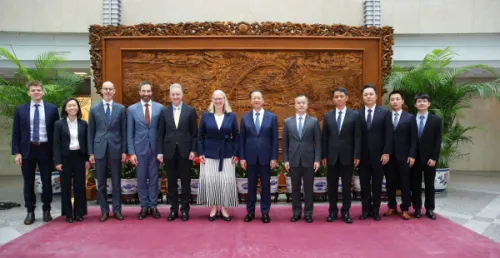 第26次中澳外交部政治磋商在北京举行 就中澳关系以及国际地区问题深入交换意见