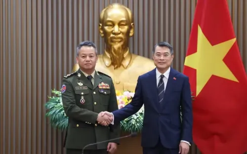 越南、柬埔寨两国进一步深化防务与多领域合作