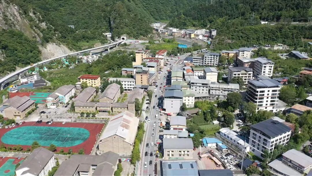 海外华文媒体探访汶川:依托大熊猫IP,震后山区走出乡村振兴路