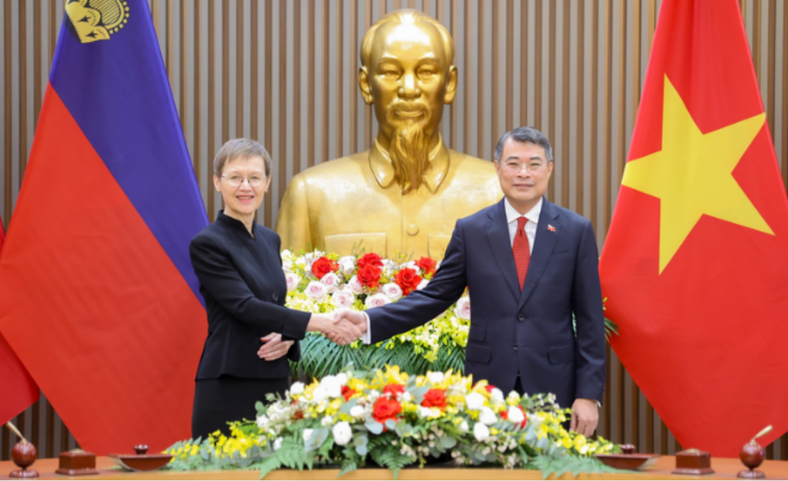 越南政府总理黎明兴与列支敦士登首相布丽吉特·哈斯举行会谈