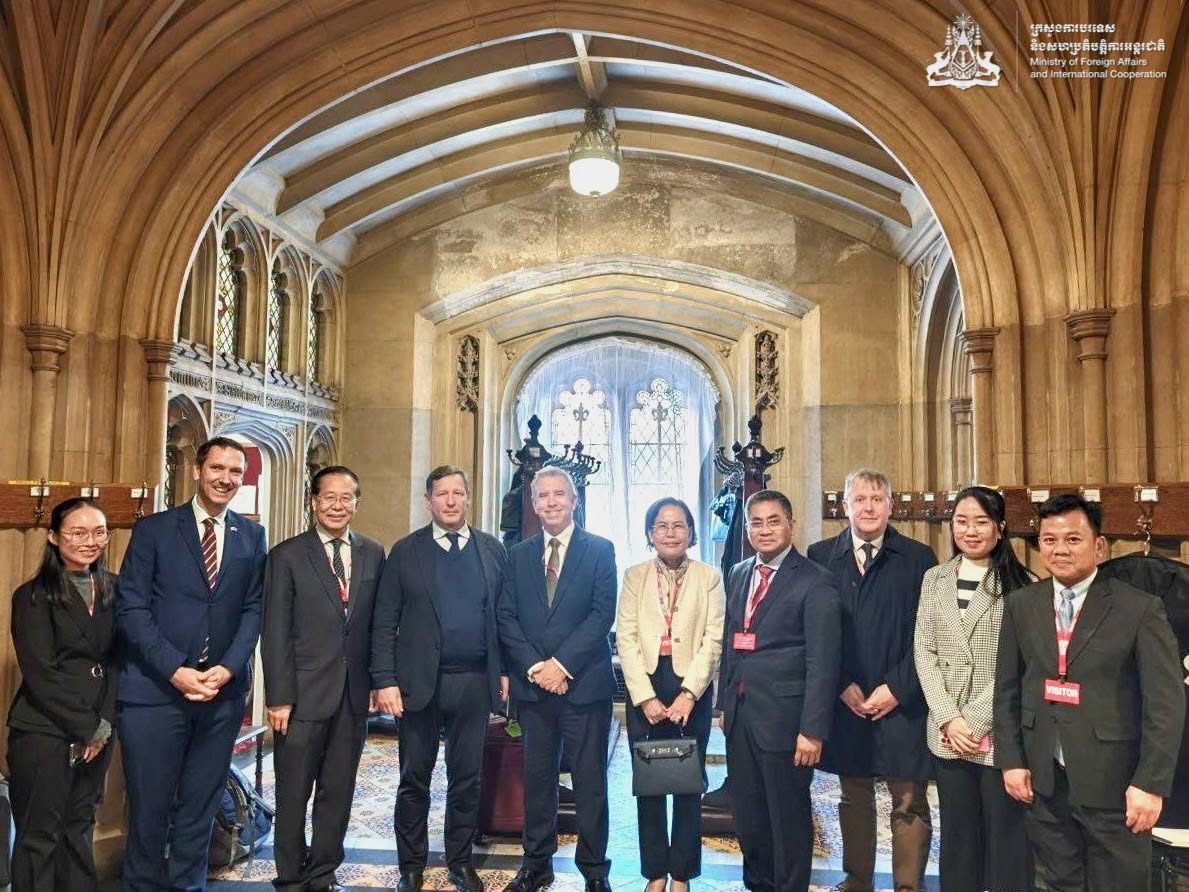 柬埔寨与英国探讨深化双边及东盟—英国经贸合作