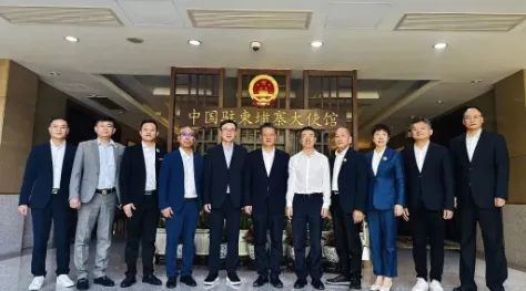 柬埔寨福建总商会拜访中国驻柬埔寨大使馆及侨商团体——规范办会凝聚信任　务实合作促进发展