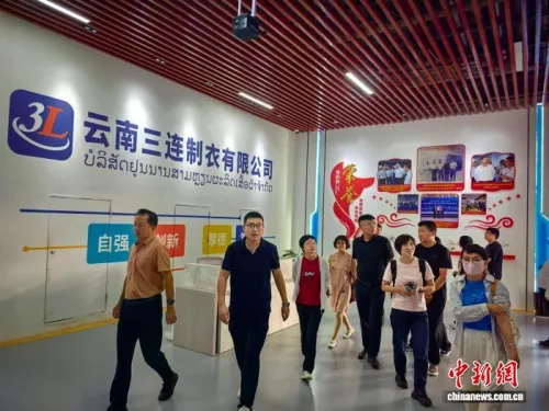侨企代表走进中国老挝磨憨—磨丁经济合作区觅商机