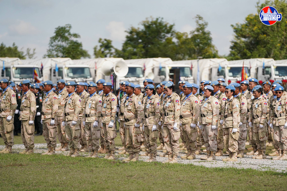 柬埔寨定于11月9日国家独立日启动兵役制度 首批参军青年将开始军事训练