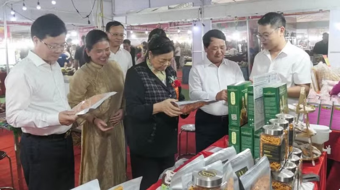 2026年越中国际贸易博览会在宣光省开幕 300个展位共促经贸合作