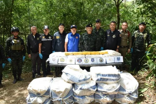 泰国北部缉毒部队与毒贩交火 查获400万粒冰毒
