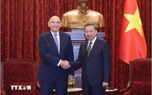 越共中央总书记、国家主席苏林会见阿塞拜疆总统特使